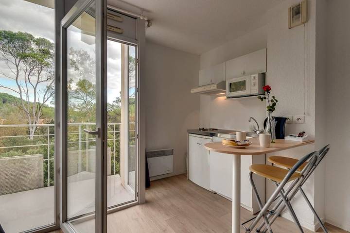 Gîte pour 2 personnes, avec Piscine à Sophia Antipolis