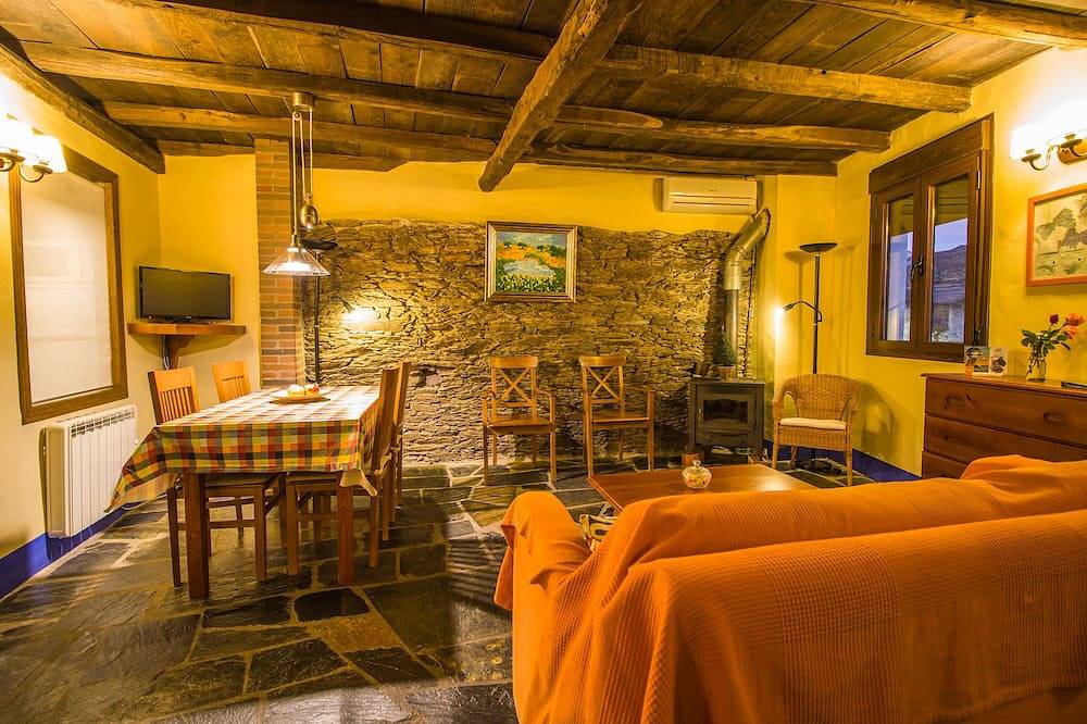 Casa Rural del Corral y Apartamentos for 4 people in Malpartida de Plasencia, Monfragüe National Park