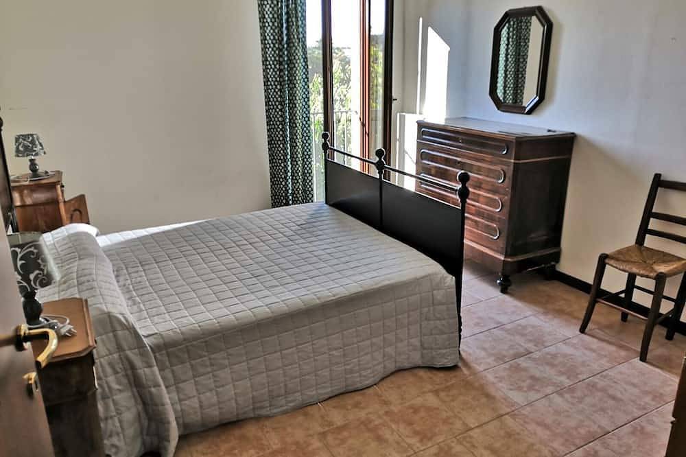 Vrijstaande villa met privézwembad op de groene heuvels van Marche in Tavullia, Pesaro-Urbino