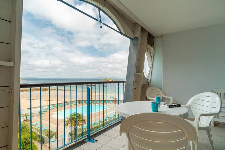 Location de vacances pour 4 personnes, avec Terrasse et Piscine dans Iroise