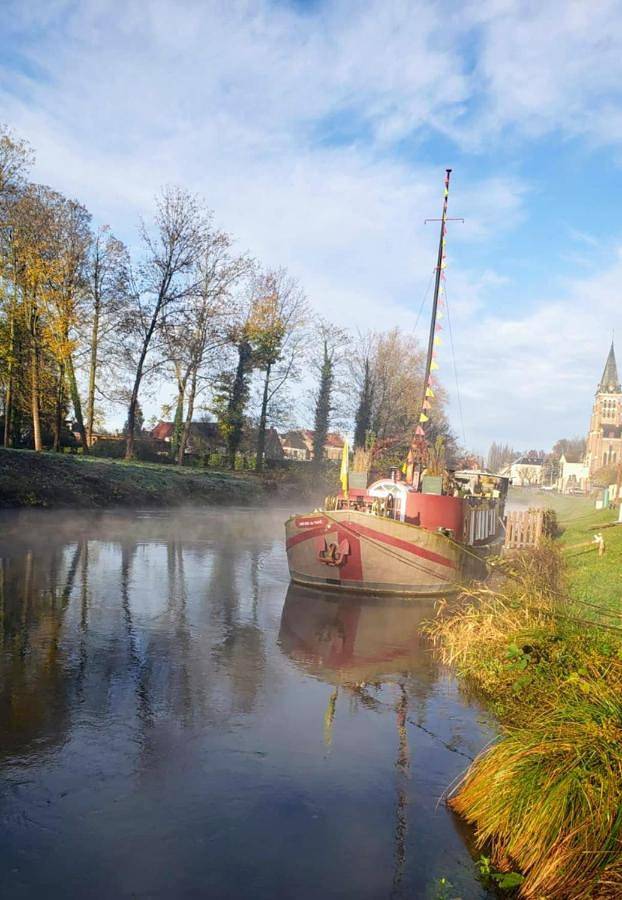 Bateau pour 3 personnes, avec vue et terrasse, animaux acceptés à Pont-Remy