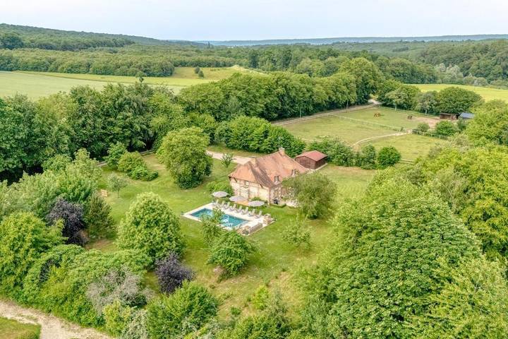 Maison de vacances pour 10 personnes, avec Jacuzzi et Terrasse ainsi que Jardin et Piscine