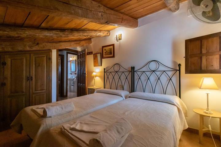 Chalet para 16 personas, con Balcón y Terraza además de Jardín y Piscina en Sierra de Alcaraz - 3
