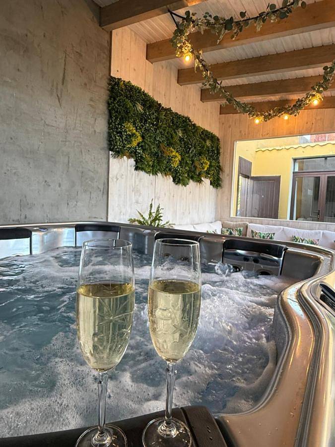 Appartement de vacances pour 4 personnes, avec jacuzzi ainsi que piscine et jardin - 1
