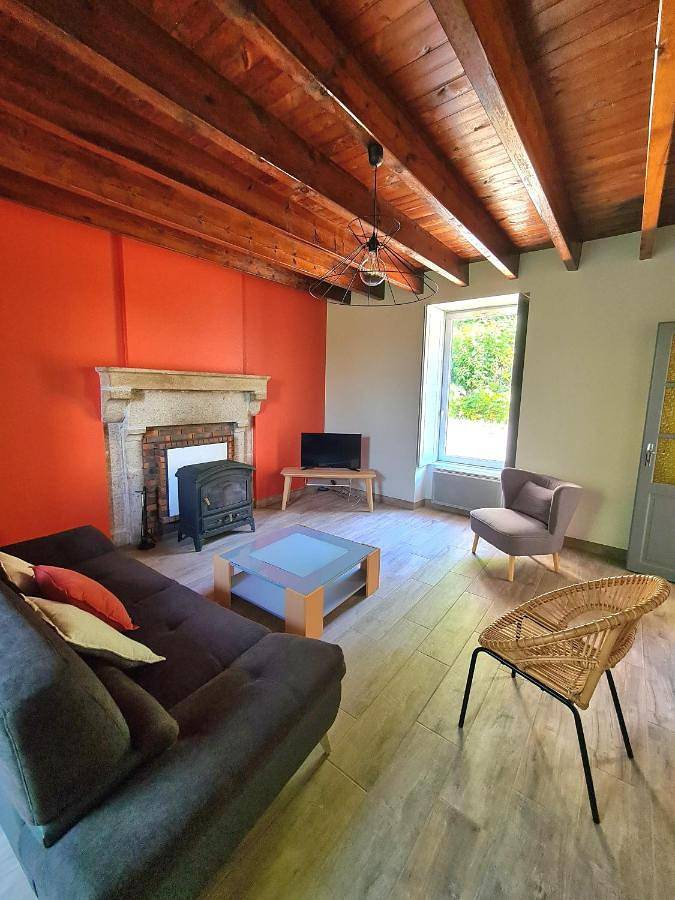 Location de vacances pour 6 personnes, avec jardin et vue à Les Châtelliers-Châteaumur - 4