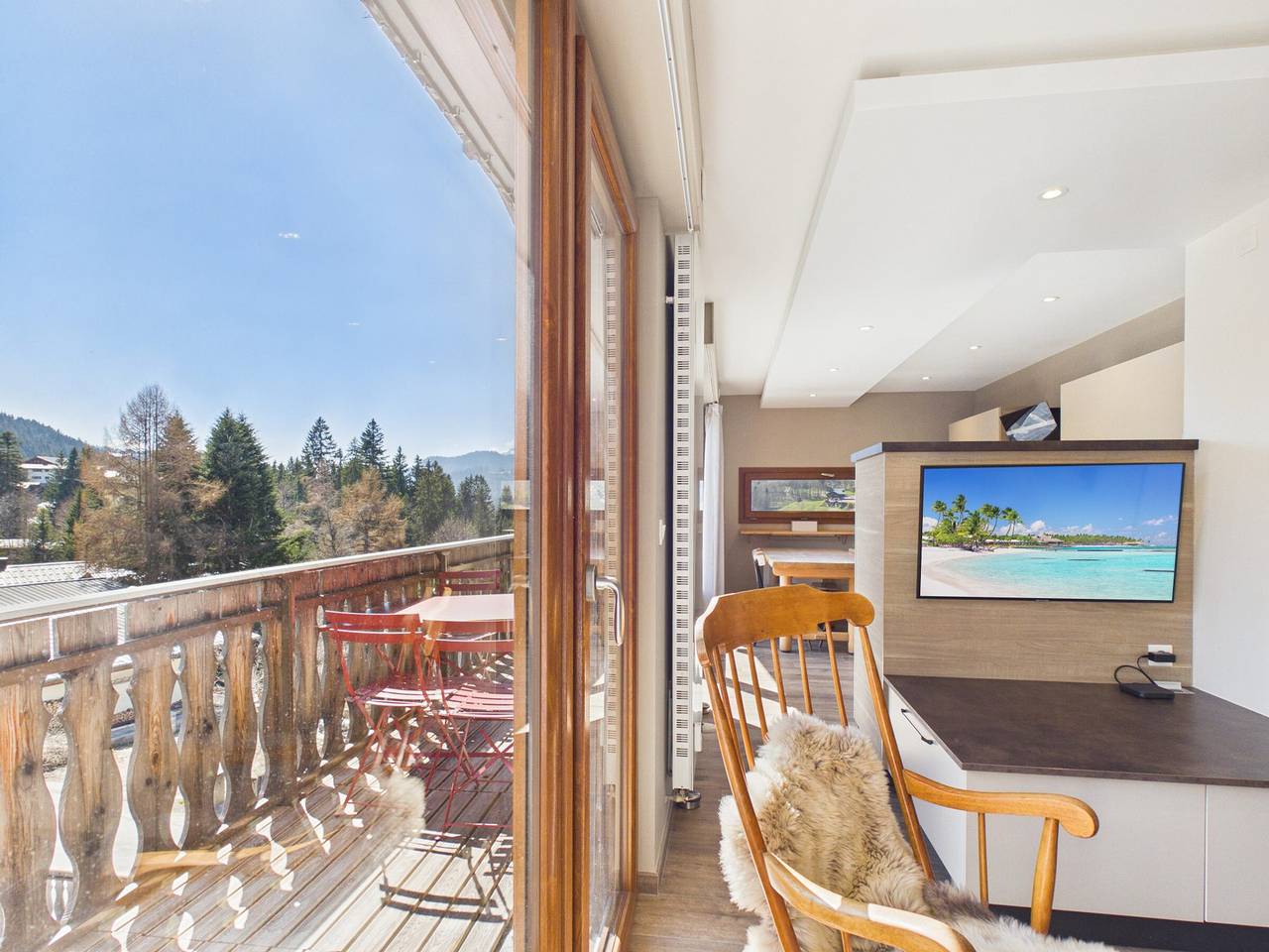 Entire apartment, Les Gets - 3-room Apartment near slopes with Parking and Wifi in Les Gets, Les Portes du Soleil