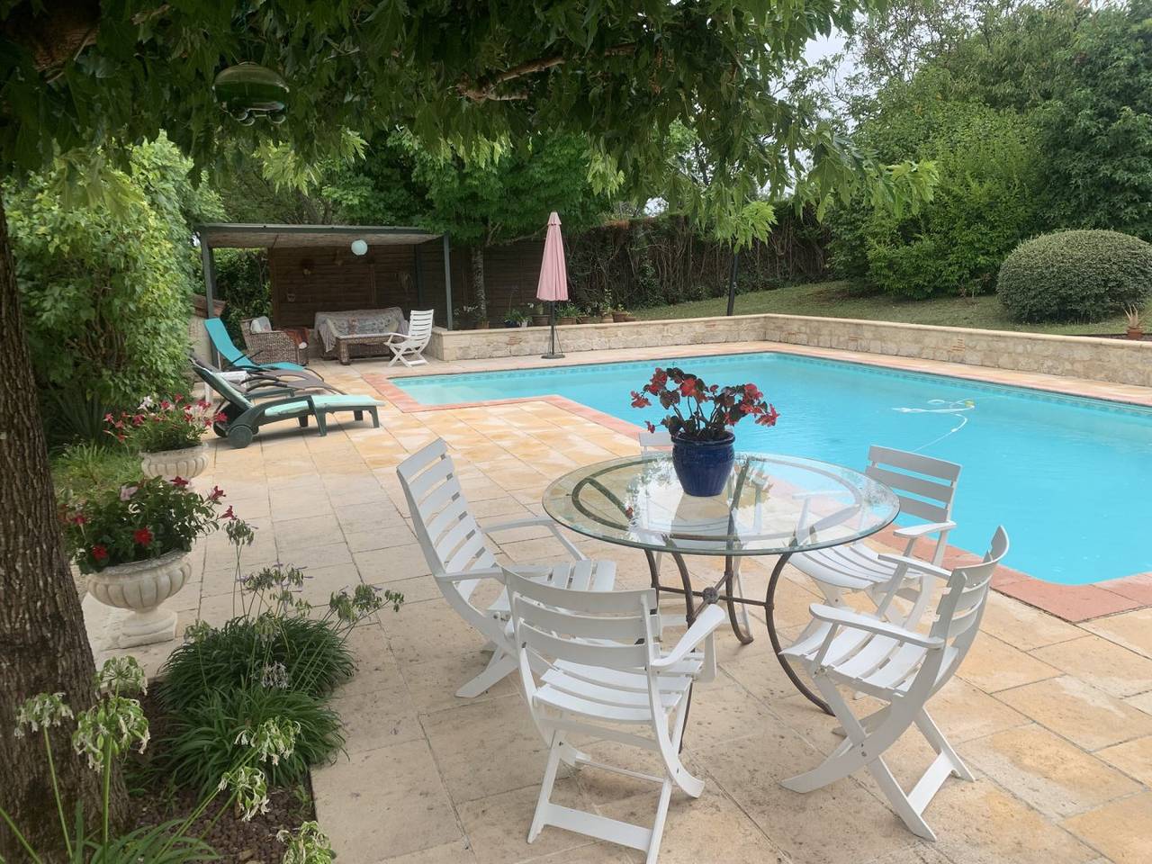 Appartement entier, Logement 36 m² avec piscine in Prayssac, Lot