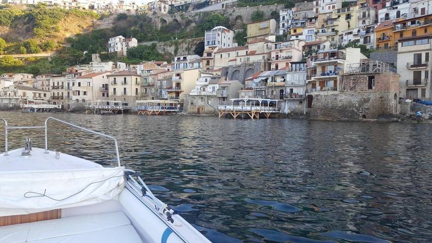 Chambre d’hôte pour 2 personnes, avec Balcon ainsi que Terrasse et Vue à Scilla