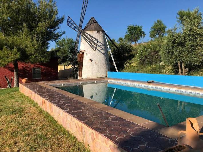 Casa rural para 13 personas, con jardín además de vistas y piscina, Se admiten mascotas en Munera