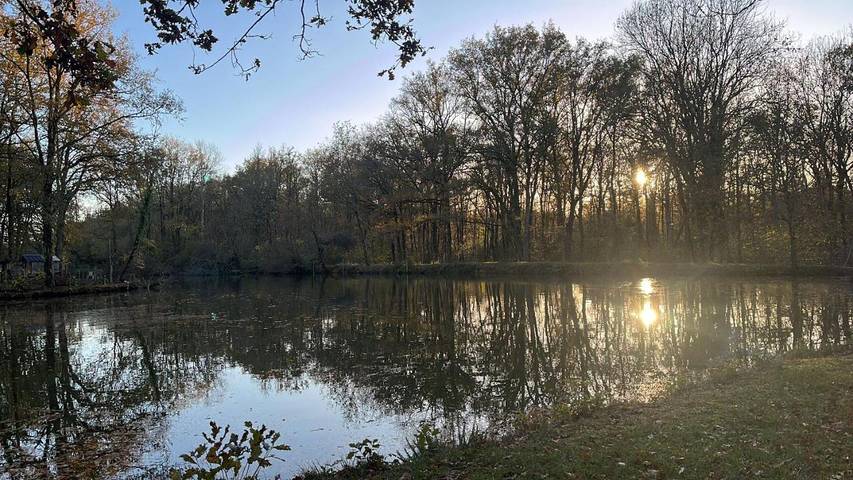 Chambre d’hôte pour 2 personnes, avec Jacuzzi et Terrasse ainsi que Jardin et Vue dans Indre