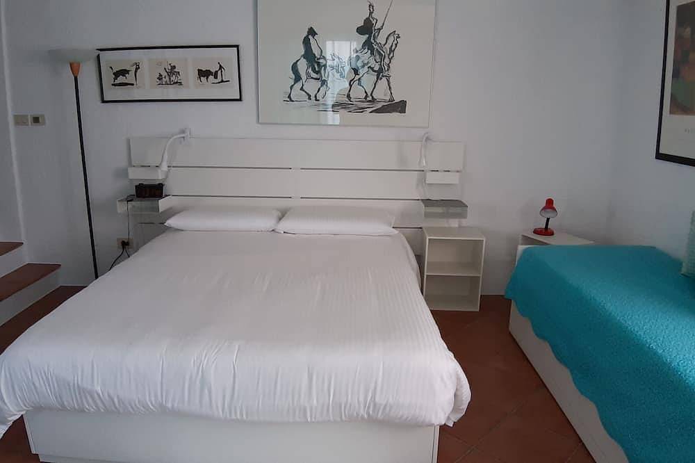 Incantevole Vista Lago Di Garda, immersa nel verde, Wi-Fi e Aria Cond. inclusi in Torri del Benaco, Prealpi Gardesane