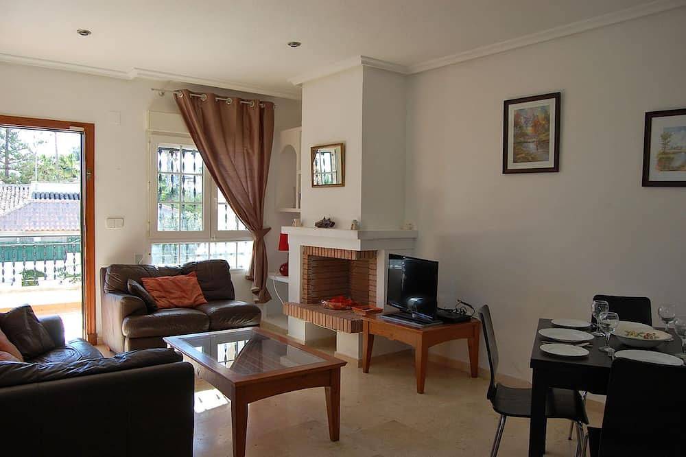 Apartamento entero, Las Violetas 2 bed apt, Villamartin Plaza, Golf, Beach Sun & Food in Villamartín (Orihuela), Orihuela
