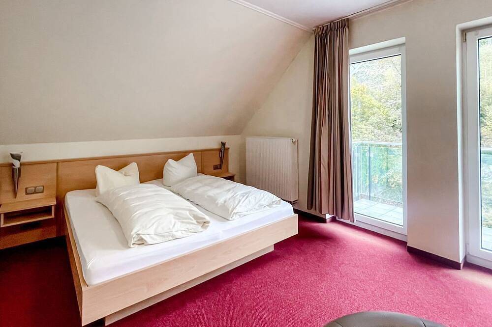 Komfortables und vielseitiges 6er Penthouse Zimmer - Perfekt für Erholung - in Züschen, Winterberg