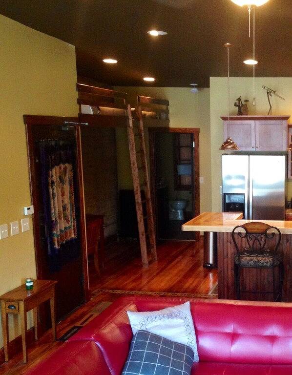 Ganze Wohnung, Das Nest: Schönes Apartment Stil Unterkünfte in der Innenstadt von Decorah. in Decorah, Winneshiek County