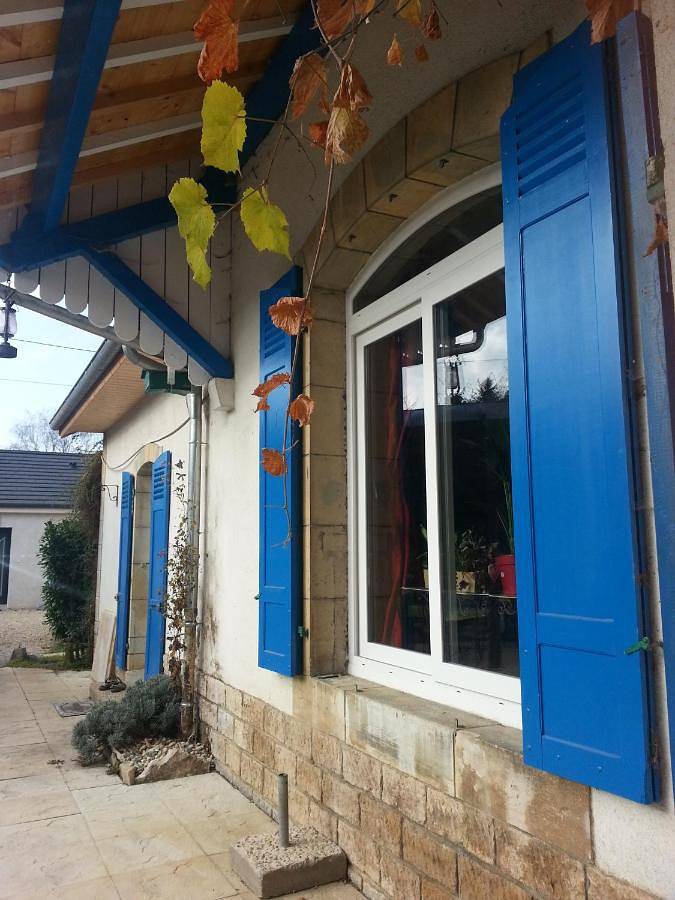 Villa with Private Pool in Les Auxons, Doubs