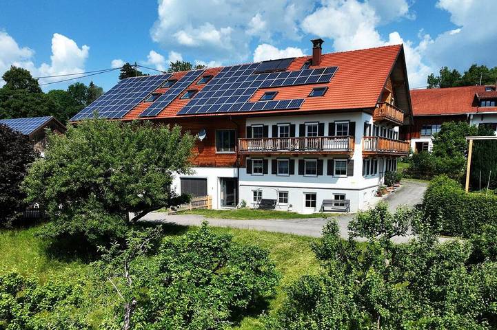 Agriturismo für 10 Personen, mit Garten in Oy-Mittelberg