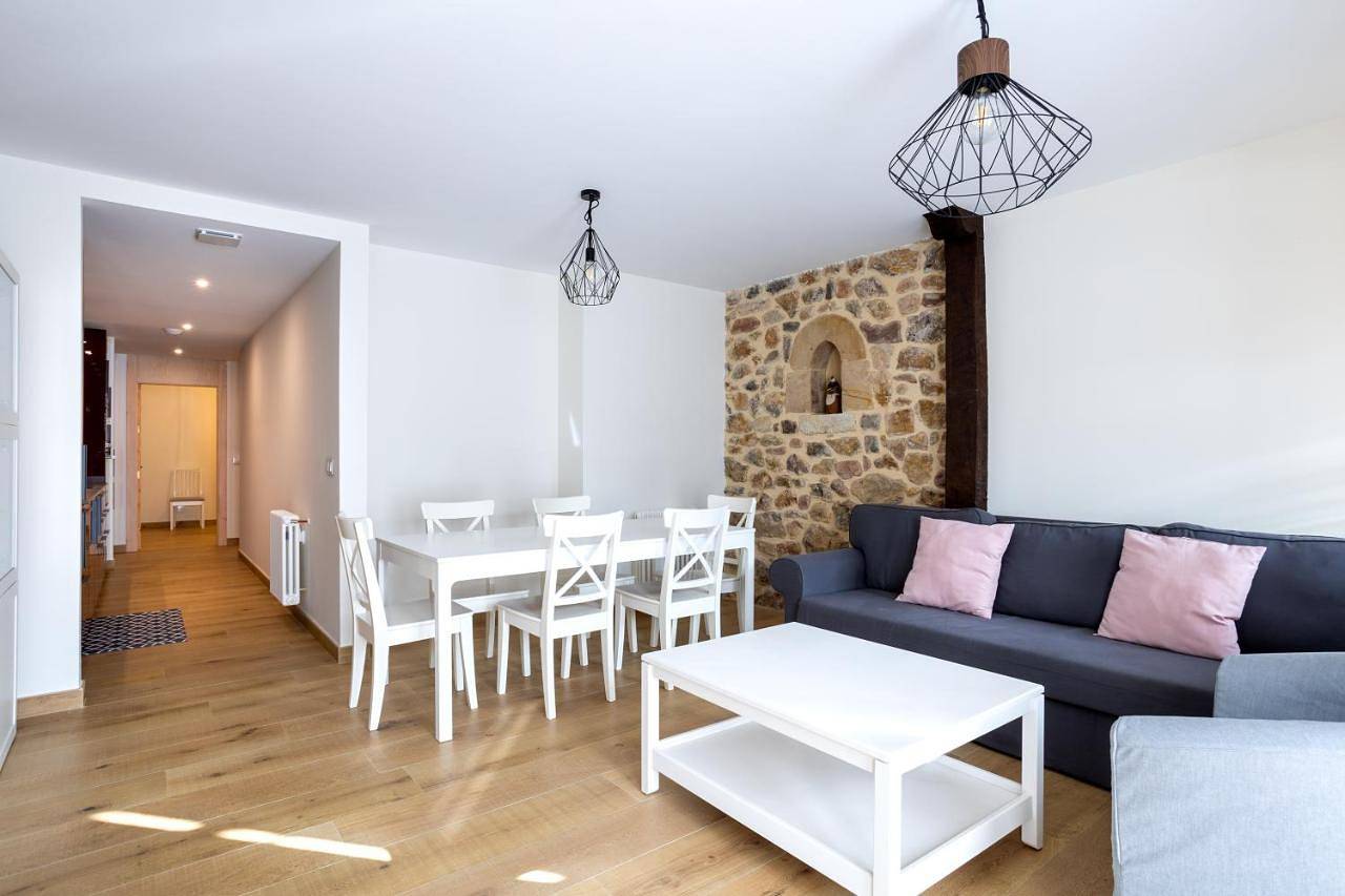 Apartment with Balcony in Treceño, Valdáliga
