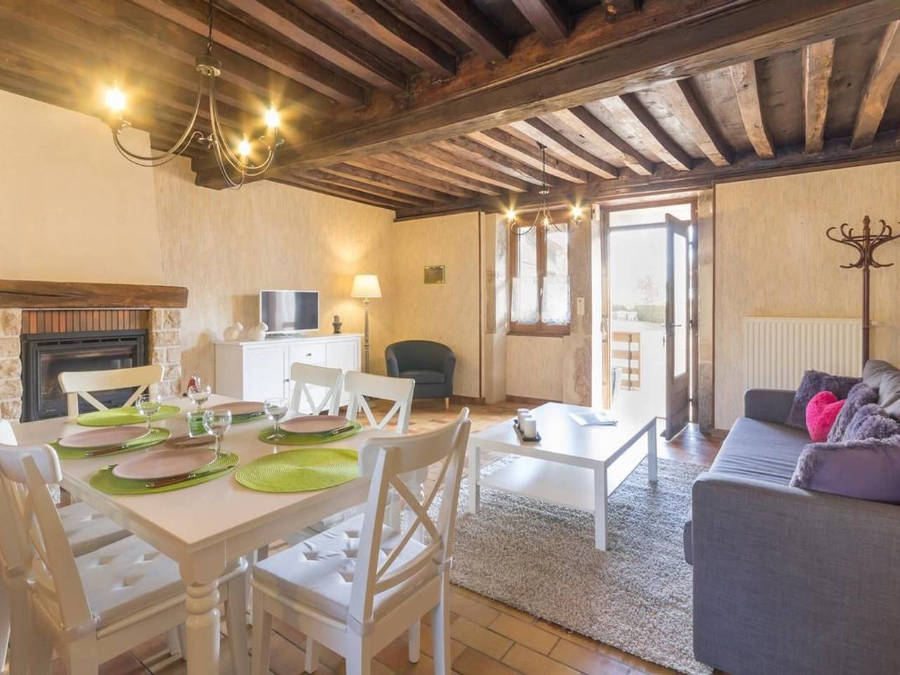 Charmantes Haus mit privatem Garten und Haustiere erlaubt in Cussy-le-Châtel, Beaune und Umgebung