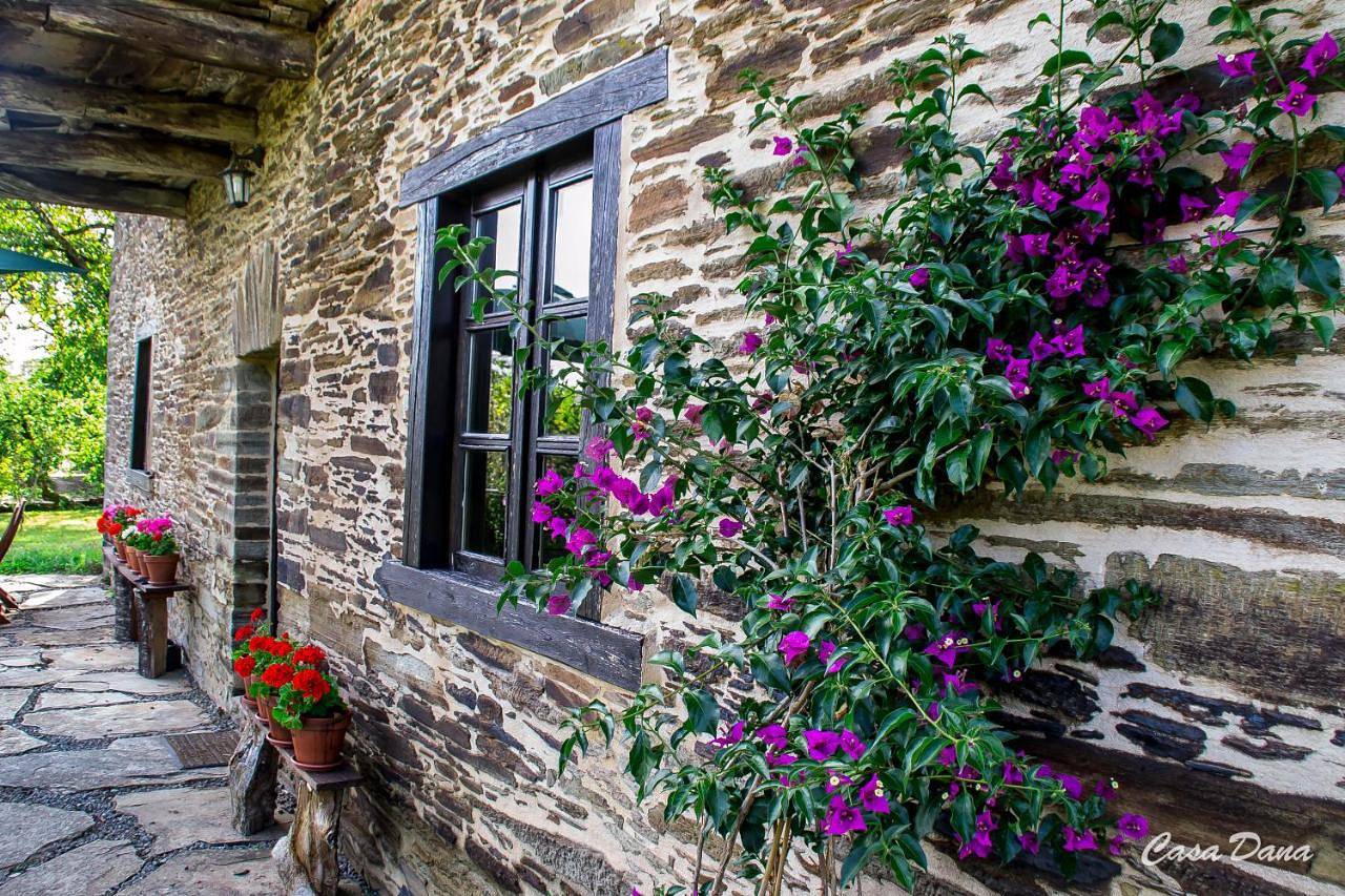 Double Room with Private Bathroom in Incio, Reserva da Biosfera Ribeira Sacra e Serras do Oribio e Courel