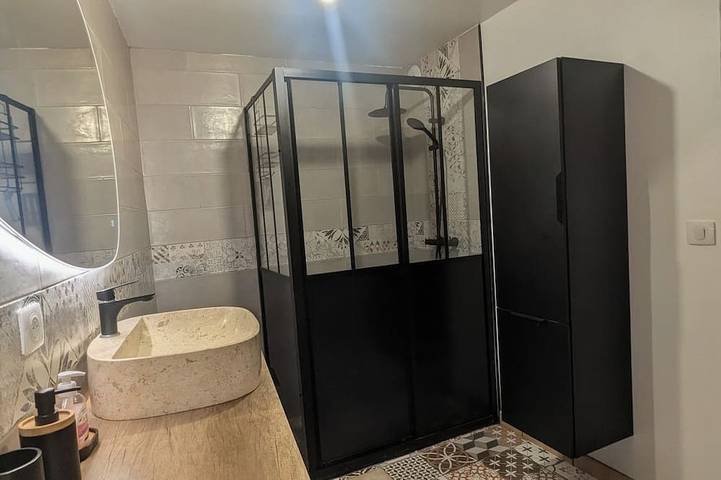 Appartement entier, La Maison du Bonheur - Centre, Garage & Terrasse in Le Puy-en-Velay, Haute-Loire