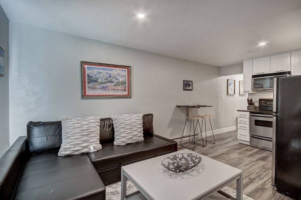 Ganze Wohnung, Newly Remodeled Listing! Downtown, walk to the Restaurants, Bars, and Slopes! in Arapaho and Roosevelt National Forests