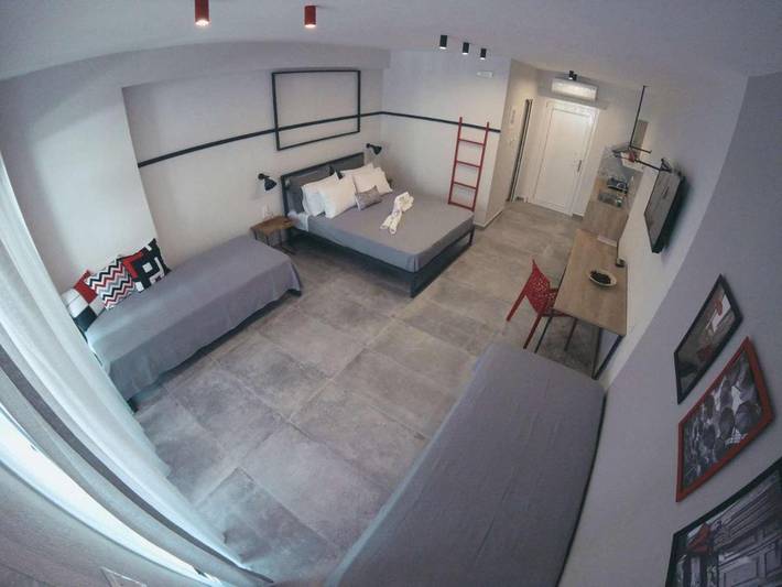 Location de vacances pour 3 personnes, avec terrasse et jardin dans Stavros - 3