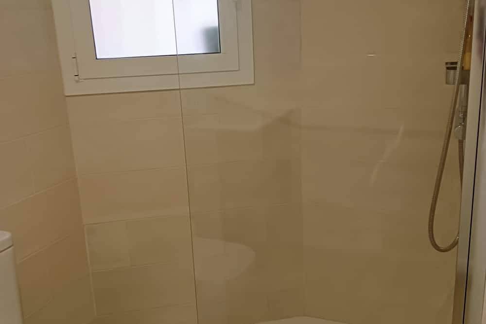 Appartamento intero, Brand new modern design 2Bed2Bath close to central train station in Barcelona Centre, Barcellona