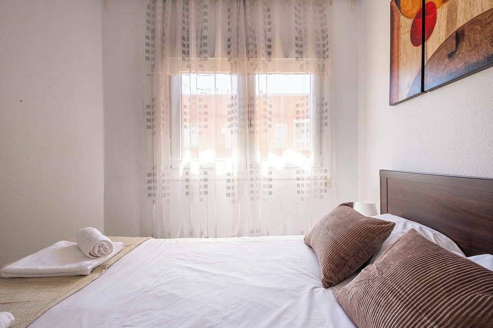 Entire apartment, 5 Min. to the sea and 15 Min. to Barcelona Center in Sant Adrià de Besòs, Barcelonès