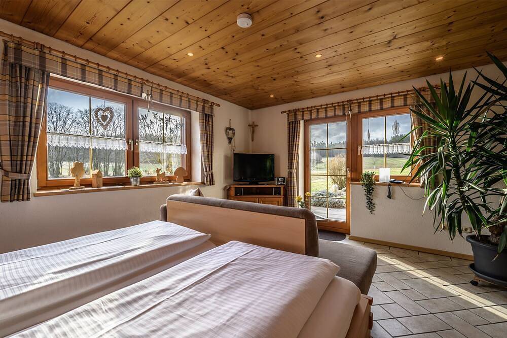 Ganze Wohnung, Ferienwohnung Kuni im Blockhäuserl - Heumanns Blockhäuser am Wald in Pottenstein, Frankenalb