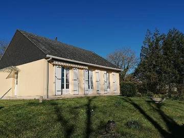 Gîte pour 4 personnes, avec jardin et vue à Crouay