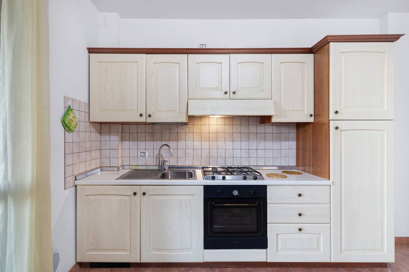 Ganze Wohnung, Apartment 'Ginestra' mit Bergblick, Wlan und Klimaanlage in Ceriale, Riviera di Ponente