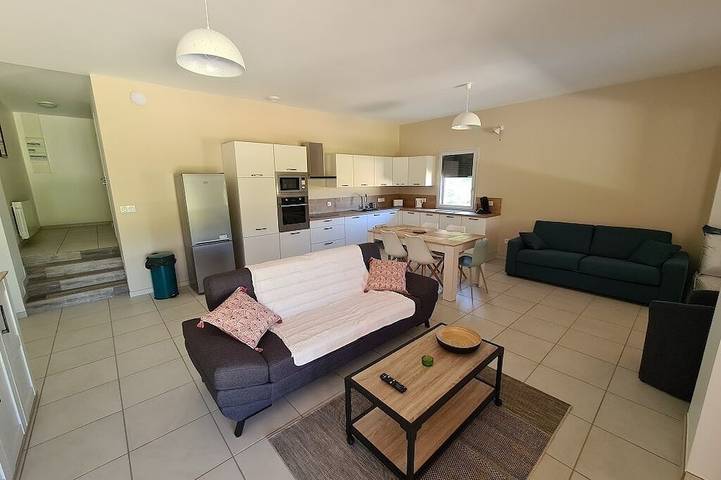 Ferienhaus für 6 Personen, mit Terrasse und Garten sowie Pool in Saint-Léon-sur-Vézère