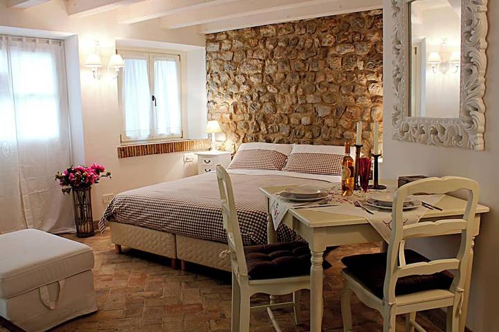 Ganze Wohnung, Cà Bianca Residence - Pinot Apartment in Polcenigo, Südliche Karnische Alpen