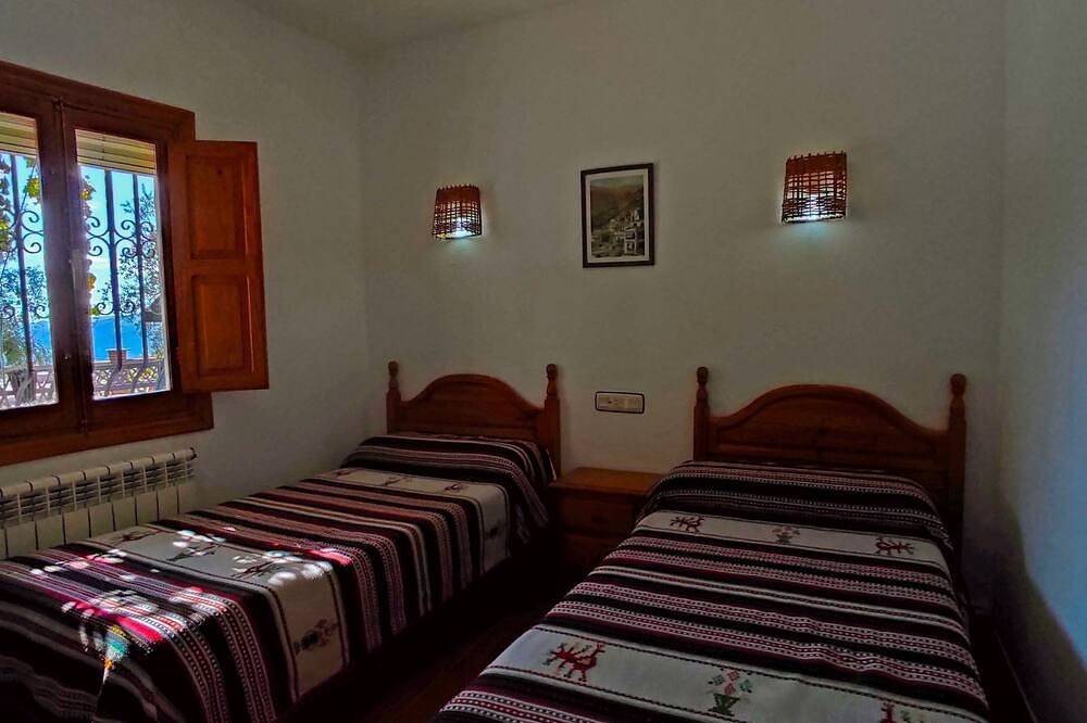 Ländliches Haus mit Jacuzzi in Válor, Provincia de Granada