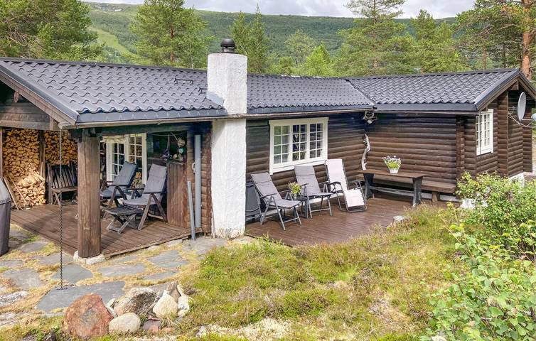 Ferienhaus für 10 Personen, mit Terrasse und Garten sowie Ausblick in Lesja