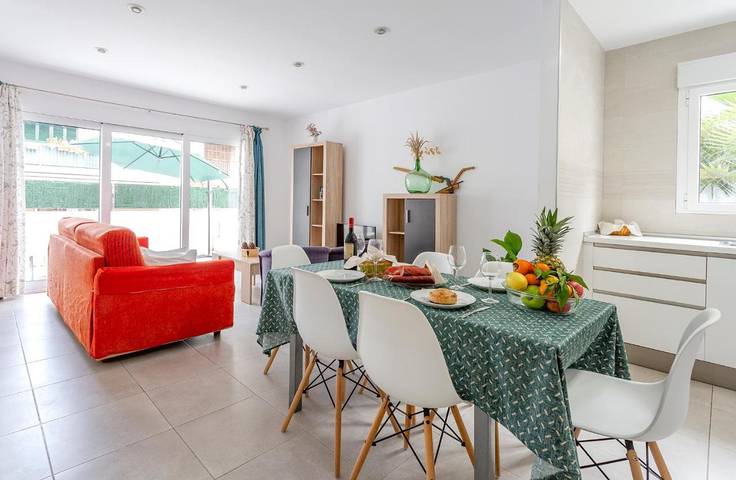 Holiday rental for 6 people, with Terrace and Garden as well as View in Cala Bona