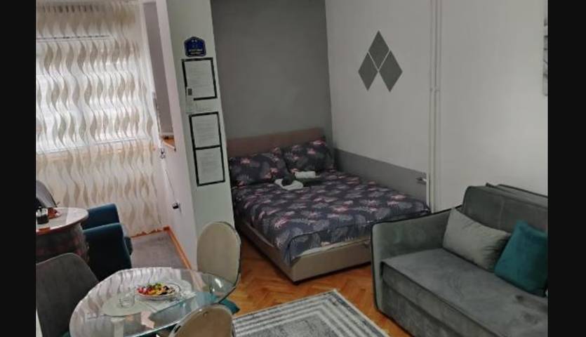 Studio entier, Studio spacieux à Novi Pazar avec des équipements modernes in Région centrale