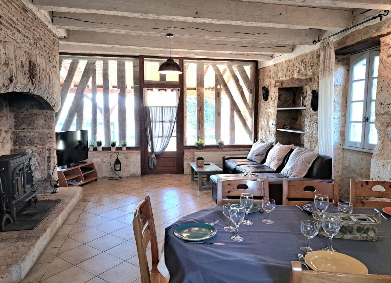 Maison Périgourdine, douceur de vivre, évasion familiale au vert in Sainte-Sabine-Born, Périgord Pourpre