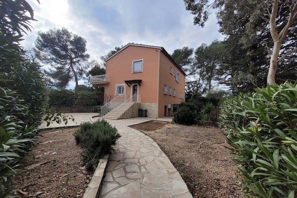 Maison Dans Quartier Calme in Le Cannet-des-Maures, Draguignan region