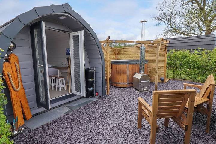 Ferienhaus für 2 Personen, mit Sauna und Garten sowie Whirlpool