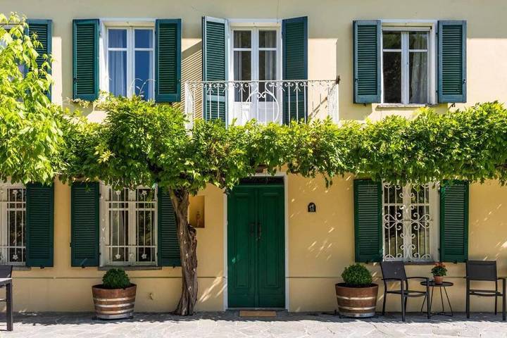Casa vacanza per 12 persone, con Balcone e Terrazza nonché Giardino e Piscina a Canelli (Comune)