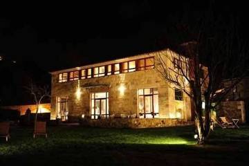 Casa rural para 10 personas, con jardín en Molledo