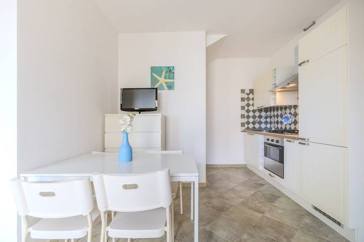 Gîte pour 6 personnes, avec terrasse à Sant'Anna Arresi - 3