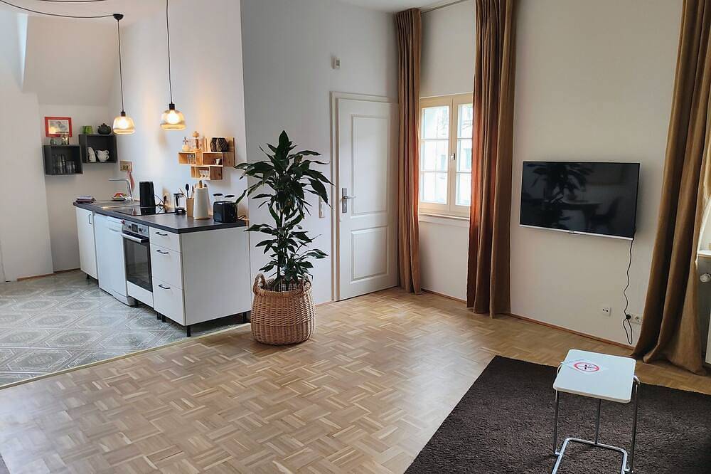 Entire apartment, Apartment-Designer-Ensuite with Bath-Garden view-Alte Tischlerei Ii in Alt-Wetter, Wetter (Ruhr)