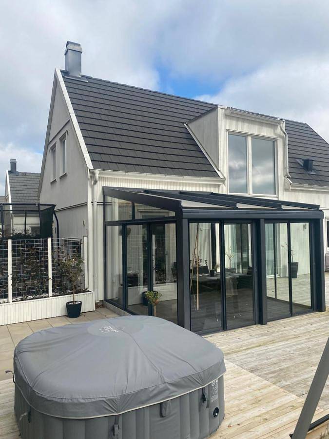 Villa för 8 Personer, med pool samt trädgård och terass och utsikt i Båstad