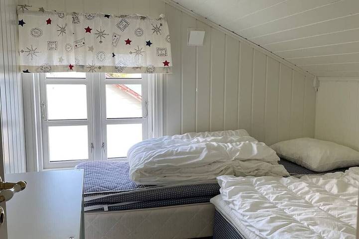 Blockhütte für 6 Personen, mit Balkon und Garten auf den Lofoten - 2