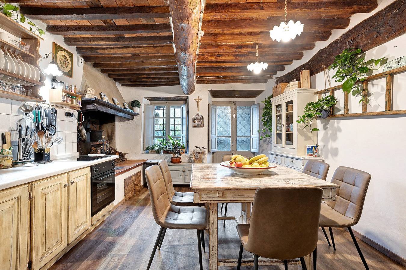 Holiday Home 'Casa Collicello Relax' with Mountain View, Private Pool & Wi-Fi in Camaiore, Italian Riviera