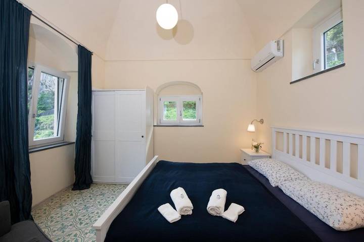 Gîte pour 2 personnes, avec terrasse ainsi que vue et jardin, animaux acceptés à Castiglione - 3