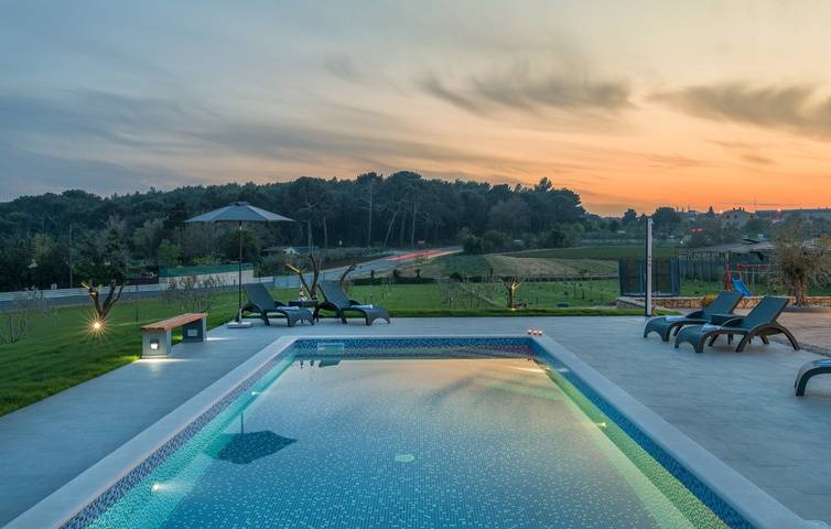 Ferienwohnung für 6 Personen, mit Pool und Garten sowie Meerblick - 1