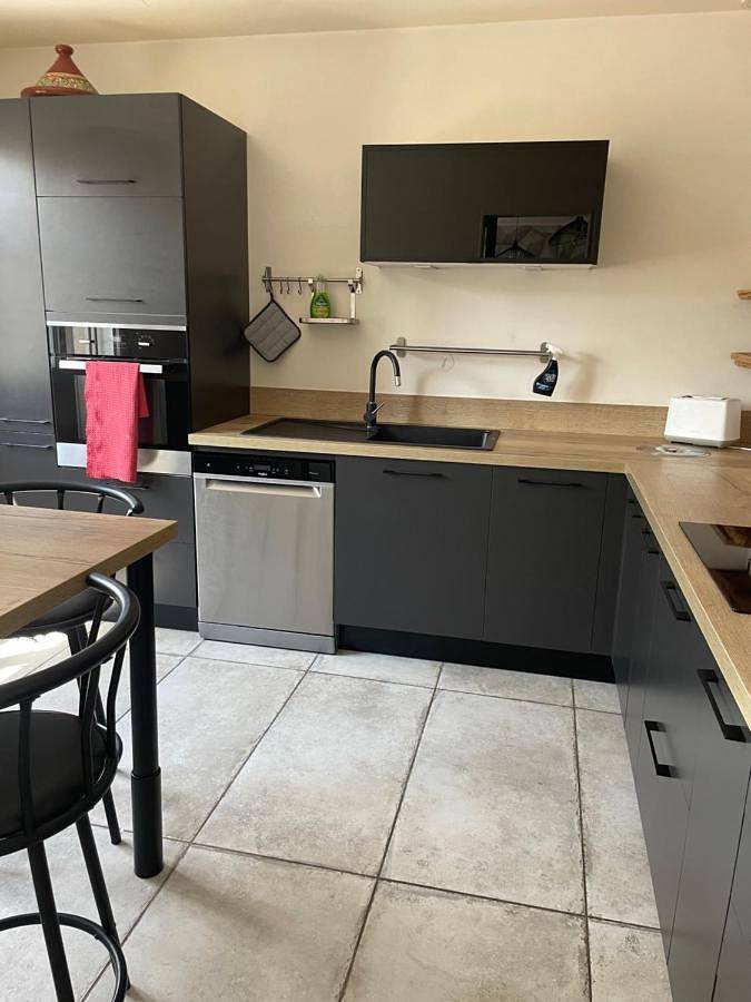 Location de vacances pour 7 personnes, avec jacuzzi et balcon à Châtillon-sur-Marne - 2